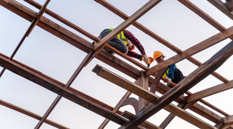 Professional gutter cleaning services in Libertyville, IL